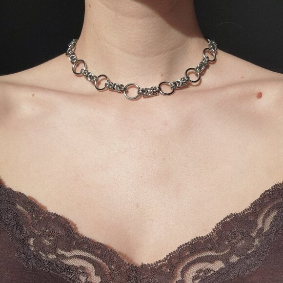 Vintage gothic chainmaille hoop silver choker necklace ✦ chunky chain necklace ✦ - Picture 3 of 8